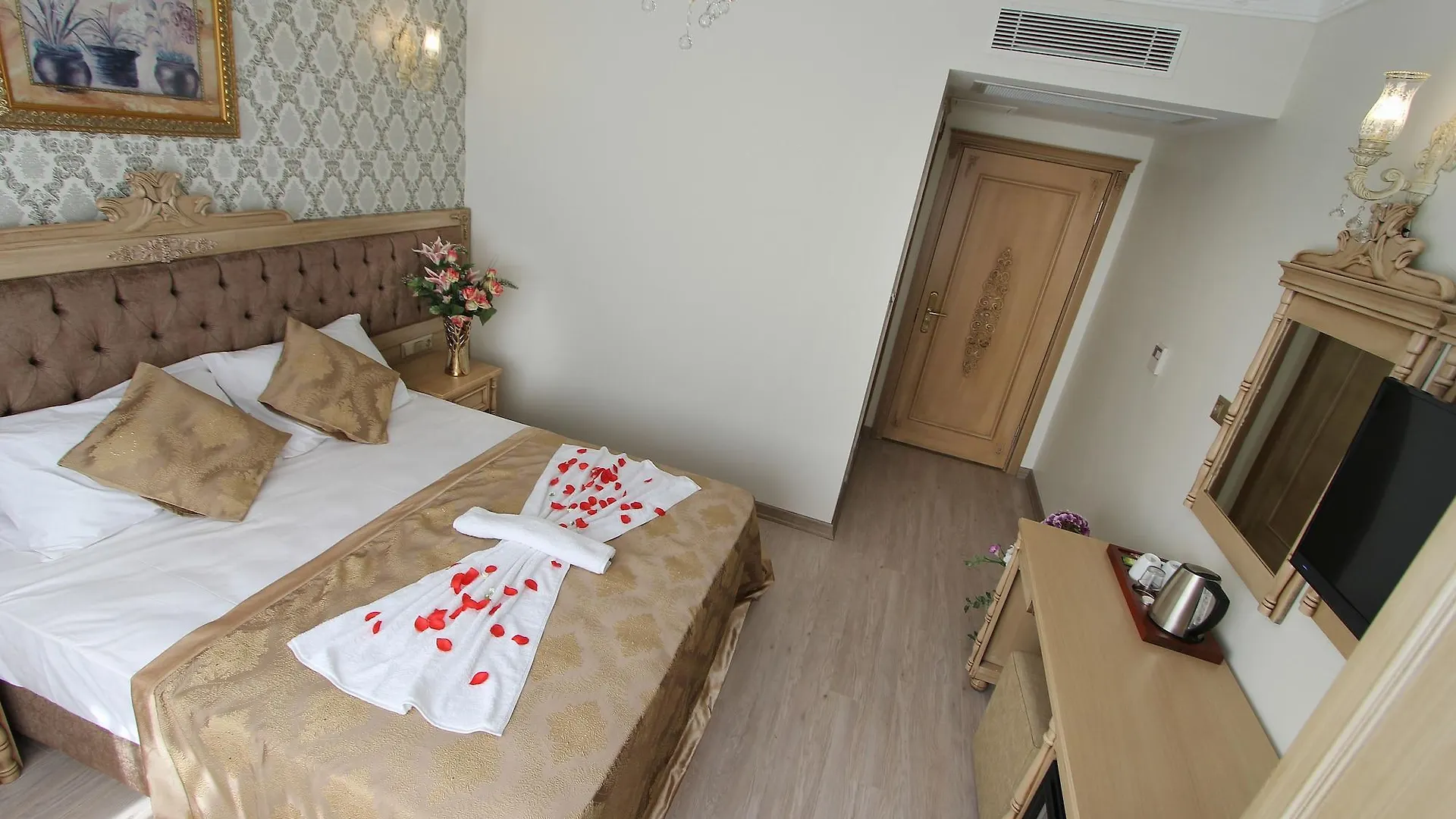 ***  Apple Tree Hotel İstanbul Türkiye