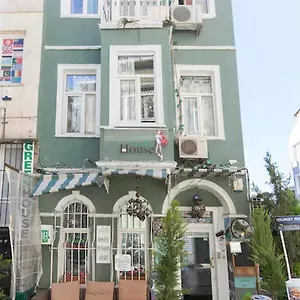 2* Hostel Taksim House